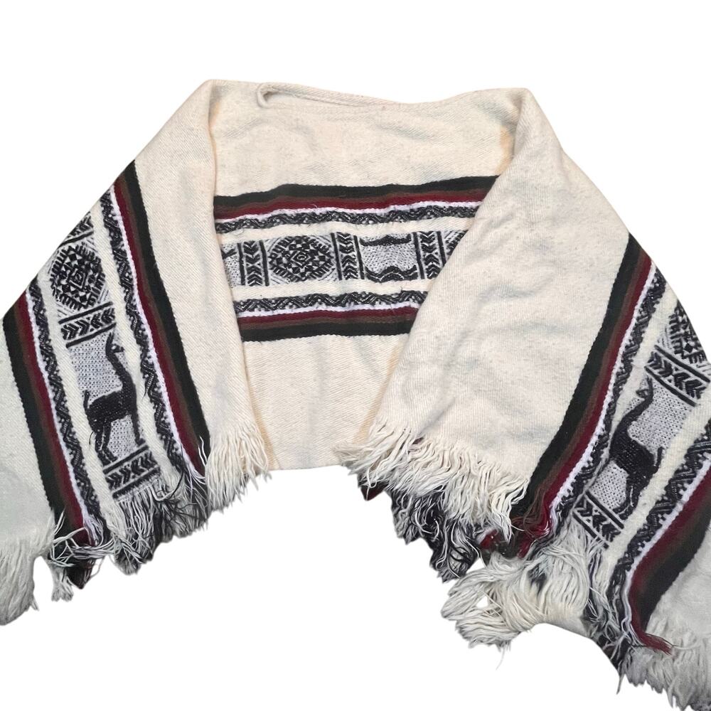 Vintage Knit Poncho Fringe Shawl Llama Pattern Boho Southwestern‎ Cozy